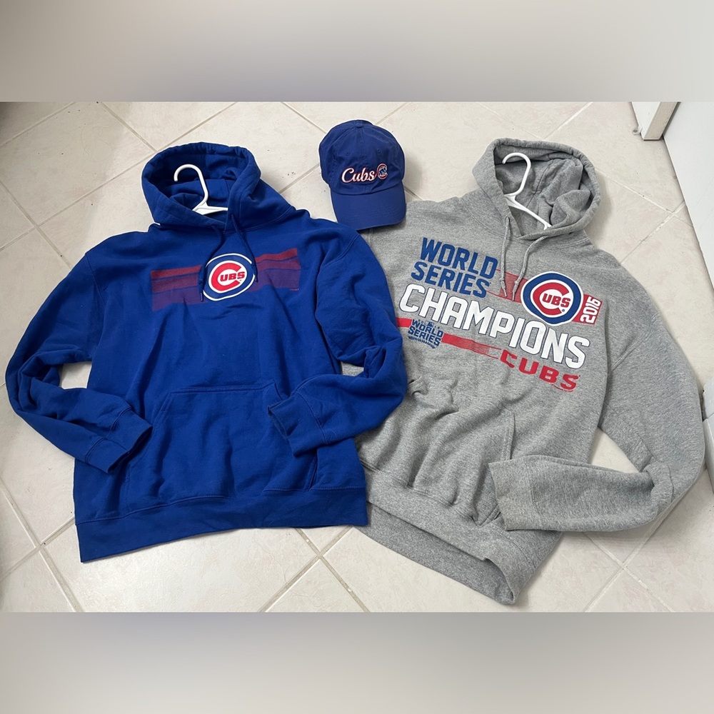 Chicago Cubs MLB Baseball Sportswear Bundle – 2 Hoodies & Cap (Unisex Medium)
